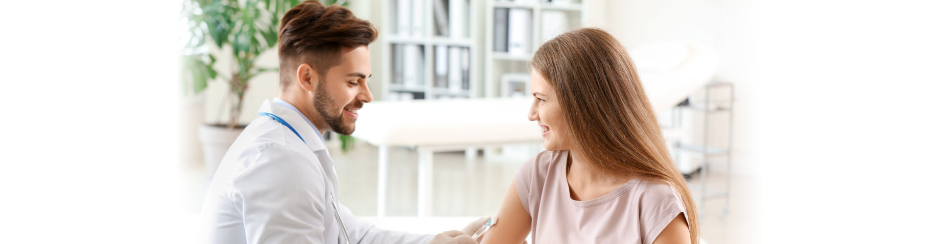 image of pharmacist immunized the patient